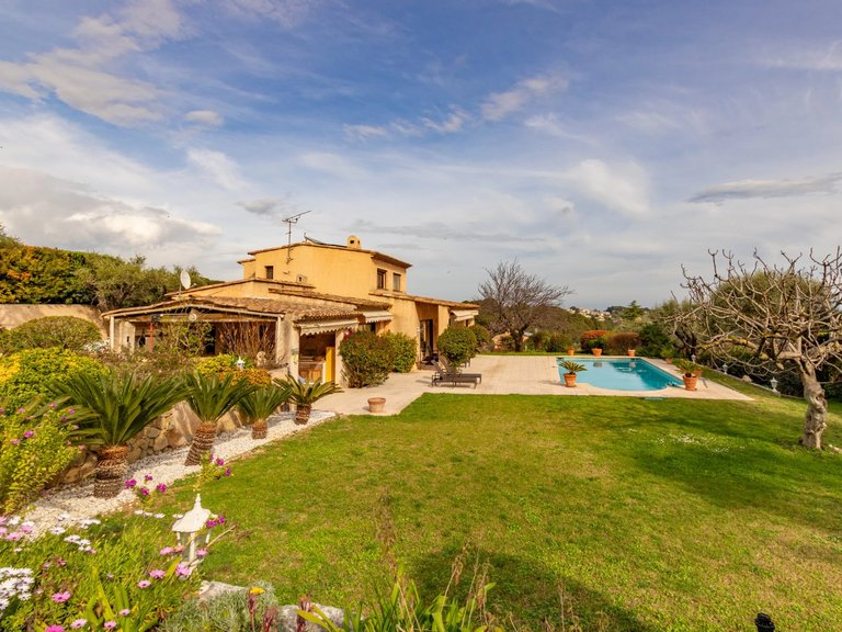 Villa for Sale in Antibes, Antibes Area 1