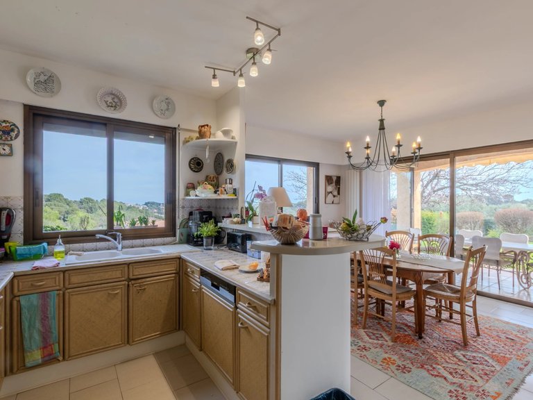 Villa for Sale in Antibes, Antibes Area 11