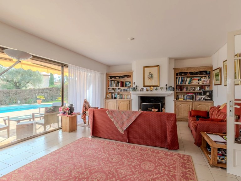 Villa for Sale in Antibes, Antibes Area 13