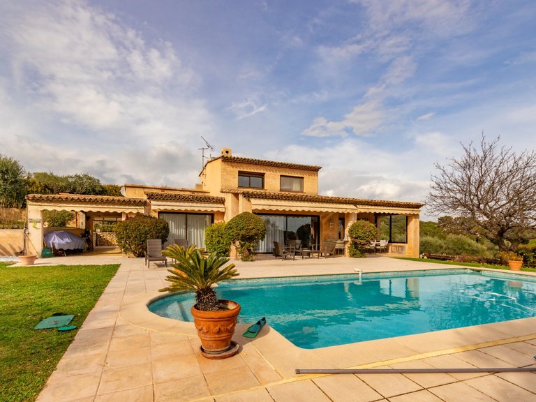 Villa for Sale in Antibes, Antibes Area 4