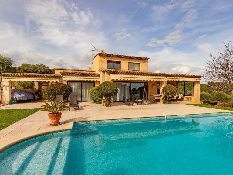 Villa for Sale in Antibes, Antibes Area 5