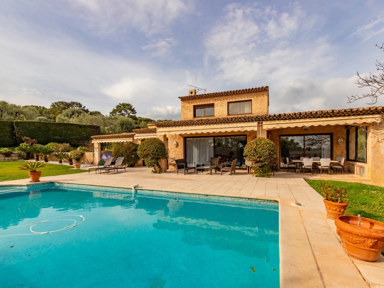 Villa for Sale in Antibes, Antibes Area 7
