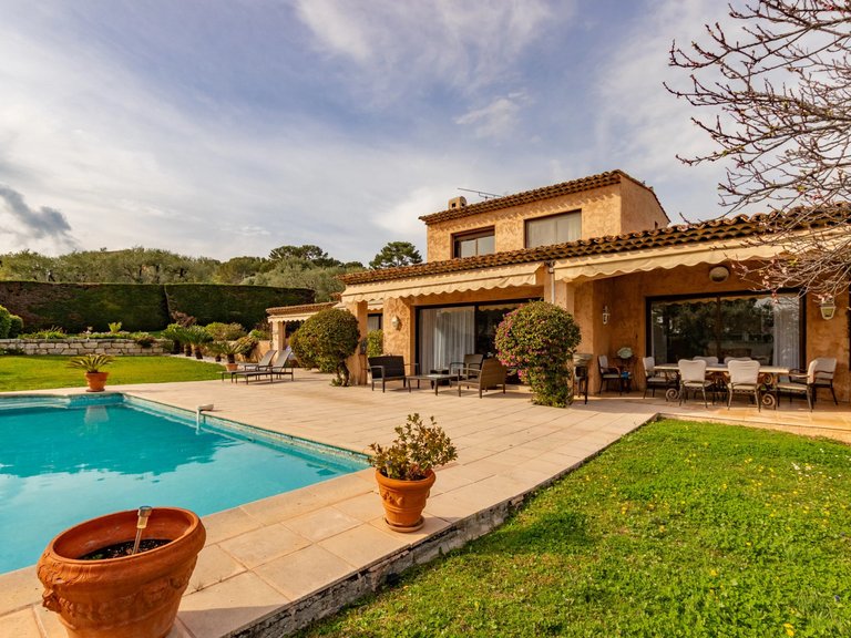 Villa for Sale in Antibes, Antibes Area 8