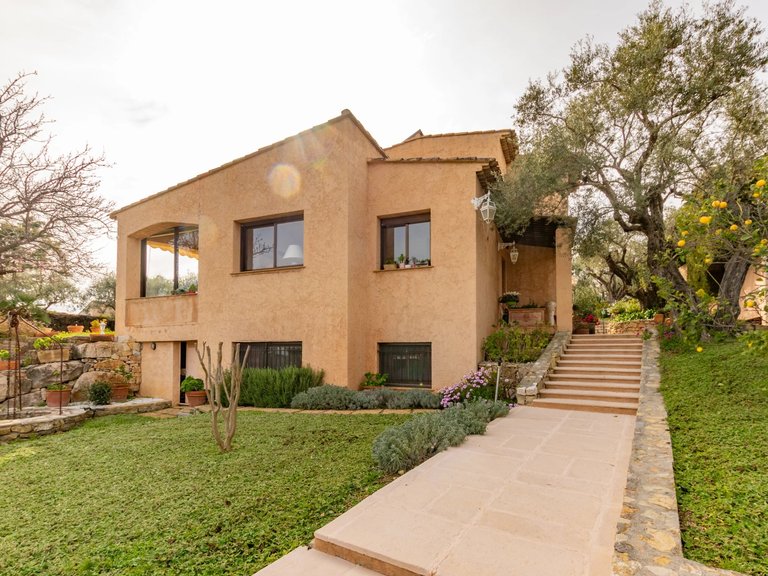 Villa for Sale in Antibes, Antibes Area 9