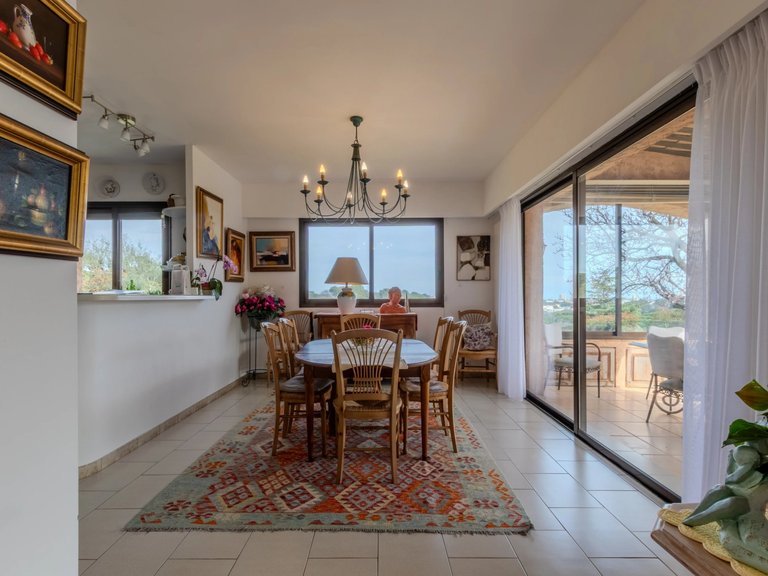 Villa for Sale in Antibes, Antibes Area 10