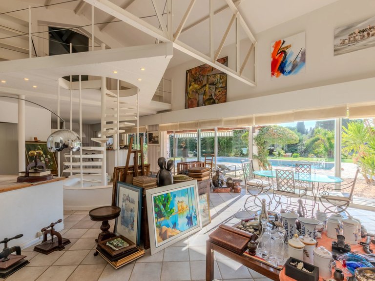 Villa for Sale in Antibes, Antibes Area 11