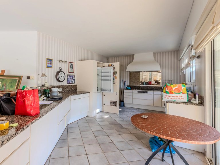 Villa for Sale in Antibes, Antibes Area 13