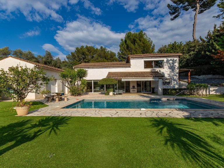 Villa for Sale in Antibes, Antibes Area 3