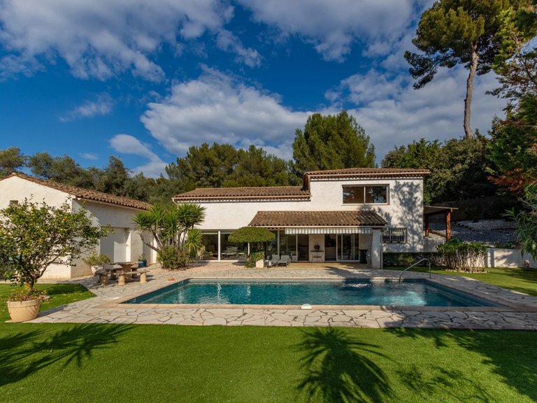 Villa for Sale in Antibes, Antibes Area 4