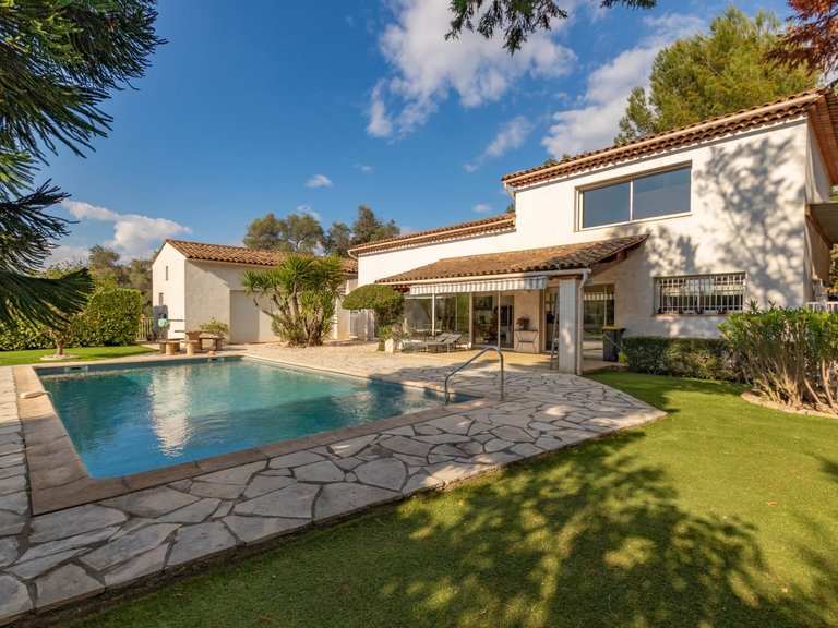Villa for Sale in Antibes, Antibes Area 6