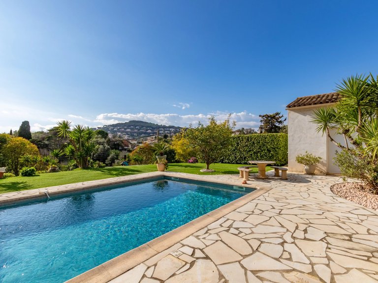Villa for Sale in Antibes, Antibes Area 9