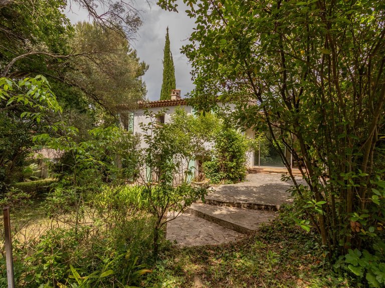 Villa for Sale in Antibes, Antibes Area 1