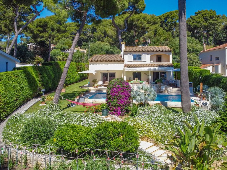Villa for Sale in Antibes, Antibes Area 1