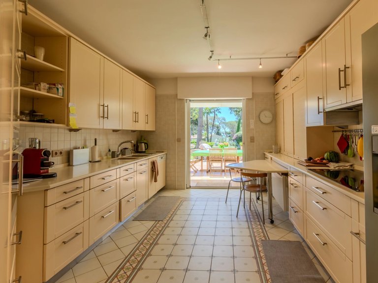 Villa for Sale in Antibes, Antibes Area 8