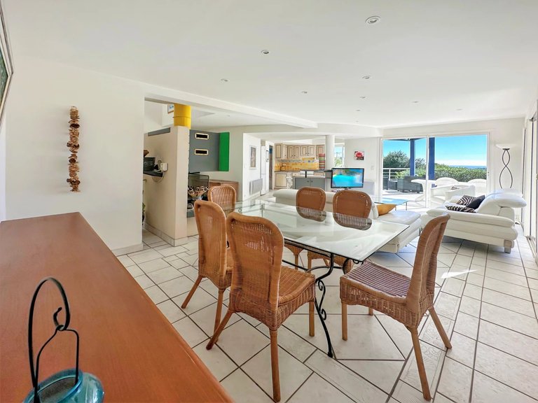 Villa for Sale in La Croix Valmer, St. Tropez, Grimaud Area 6
