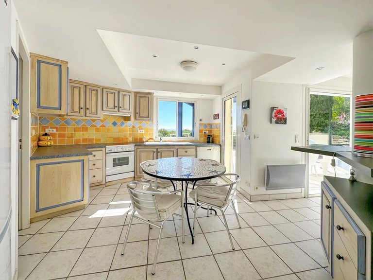 Villa for Sale in La Croix Valmer, St. Tropez, Grimaud Area 8