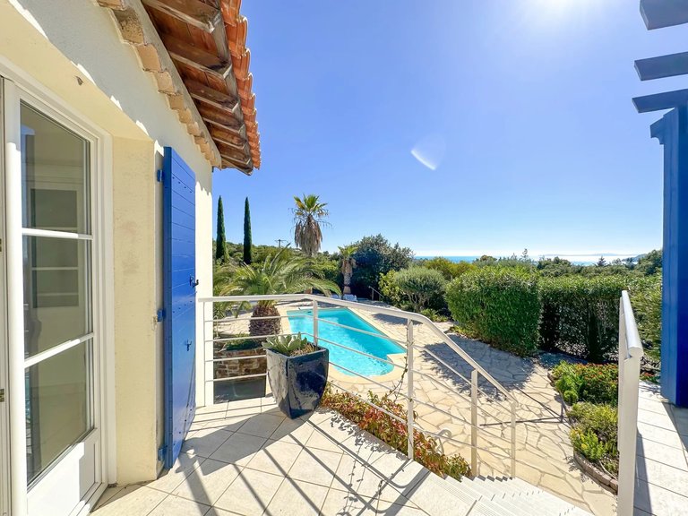 Villa for Sale in La Croix Valmer, St. Tropez, Grimaud Area 9