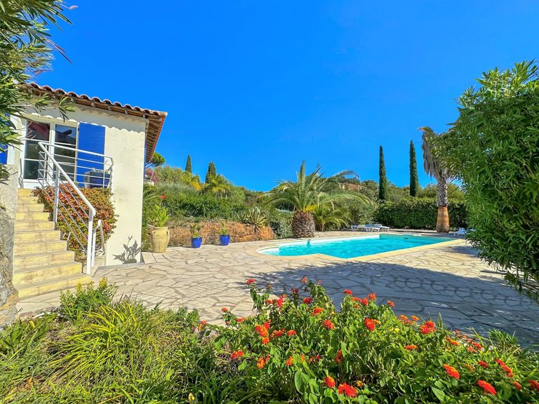 Villa for Sale in La Croix Valmer, St. Tropez, Grimaud Area 13
