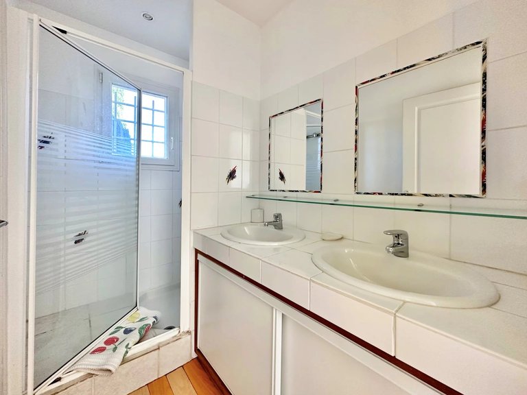 Villa for Sale in La Croix Valmer, St. Tropez, Grimaud Area 15