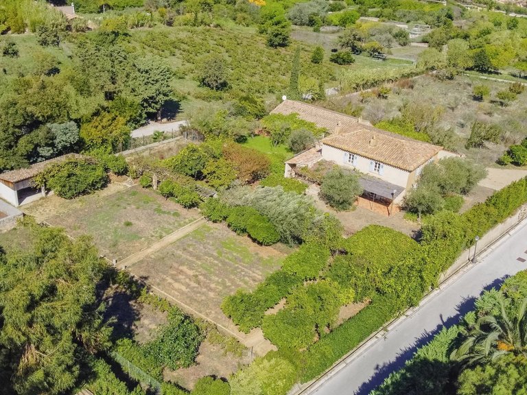 Villa for Sale in Saint Tropez, St. Tropez, Grimaud Area 2