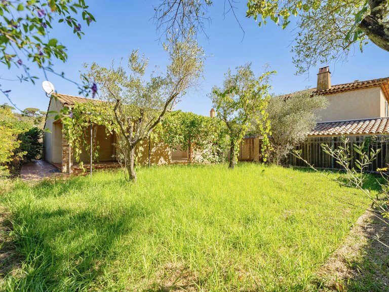 Villa for Sale in Saint Tropez, St. Tropez, Grimaud Area 11