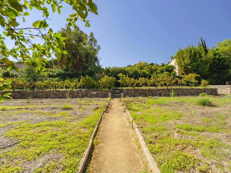 Villa for Sale in Saint Tropez, St. Tropez, Grimaud Area 12