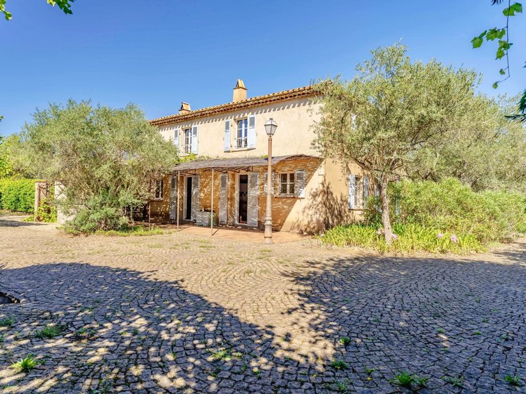 Villa for Sale in Saint Tropez, St. Tropez, Grimaud Area 7