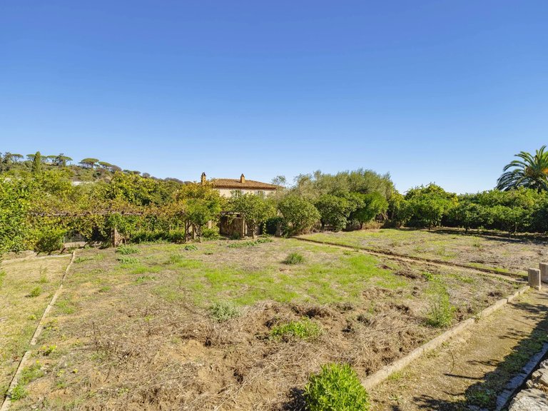 Villa for Sale in Saint Tropez, St. Tropez, Grimaud Area 9