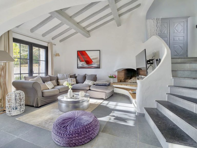 Villa for Sale in Les Issambres, St Raphaël, Ste Maxime Area 4