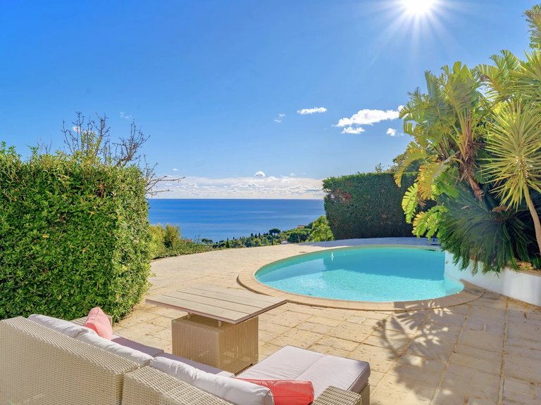 Villa for Sale in Les Issambres, St Raphaël, Ste Maxime Area 18