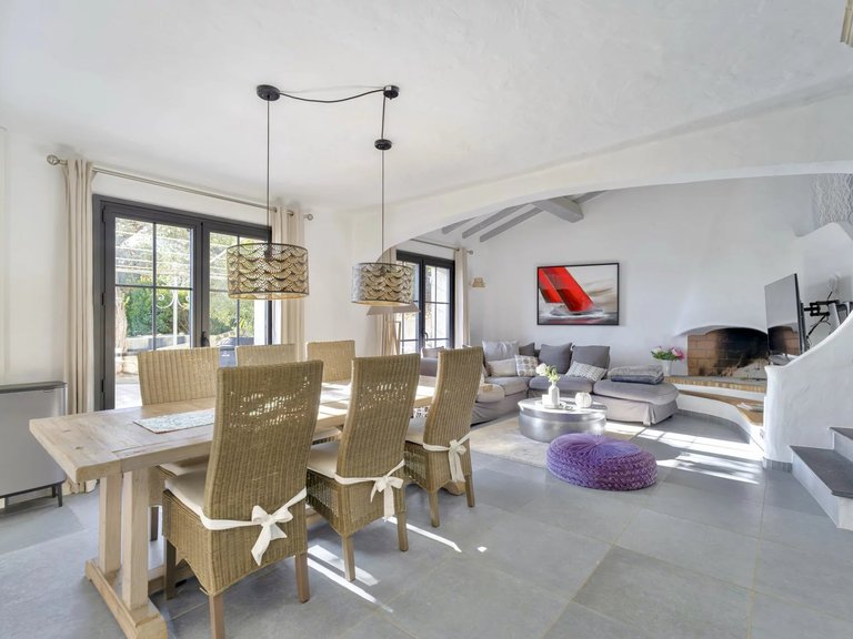 Villa for Sale in Les Issambres, St Raphaël, Ste Maxime Area 6