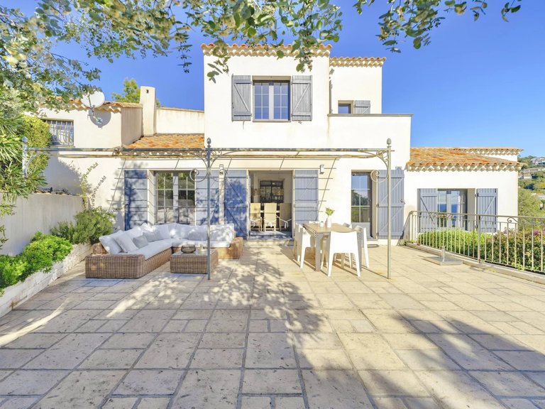 Villa for Sale in Les Issambres, St Raphaël, Ste Maxime Area 10