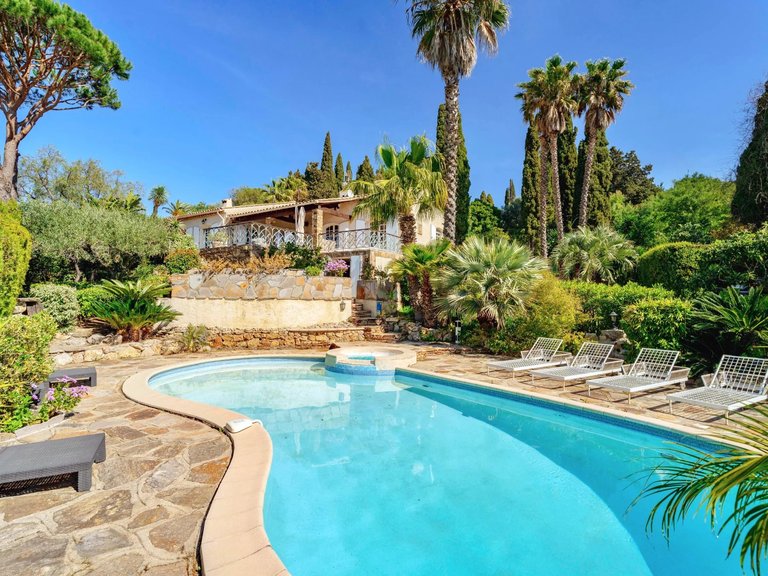Villa for Sale in La Croix Valmer, St. Tropez, Grimaud Area 12