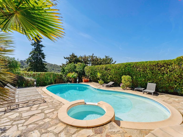 Villa for Sale in La Croix Valmer, St. Tropez, Grimaud Area 13