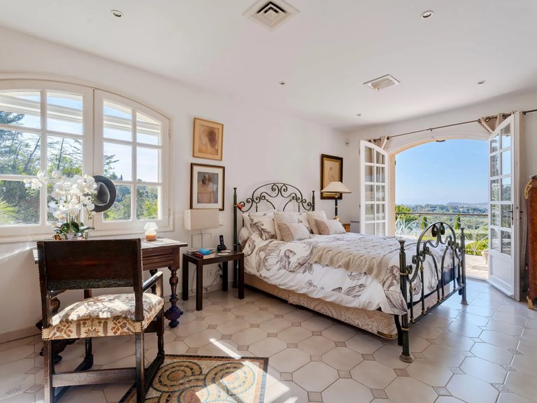 Villa for Sale in La Croix Valmer, St. Tropez, Grimaud Area 14