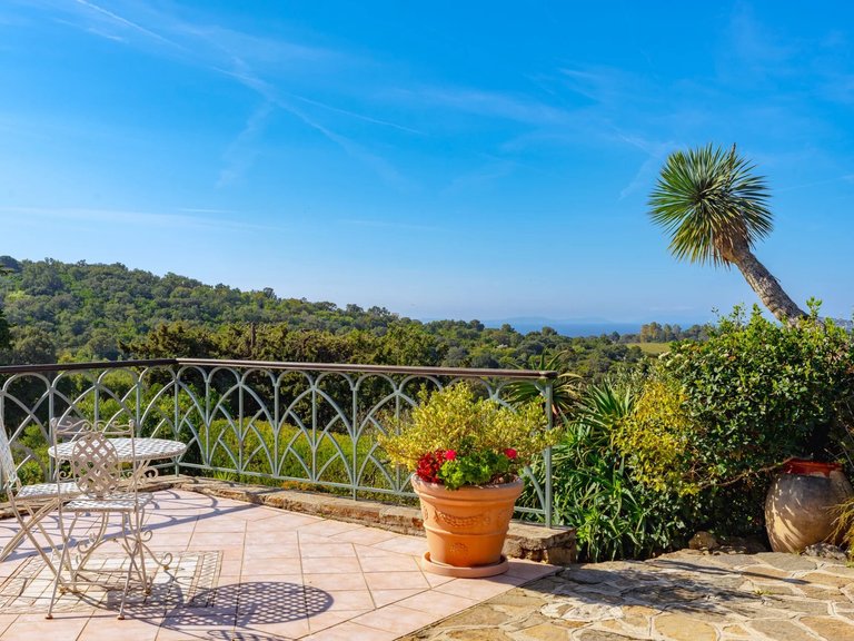 Villa for Sale in La Croix Valmer, St. Tropez, Grimaud Area 4