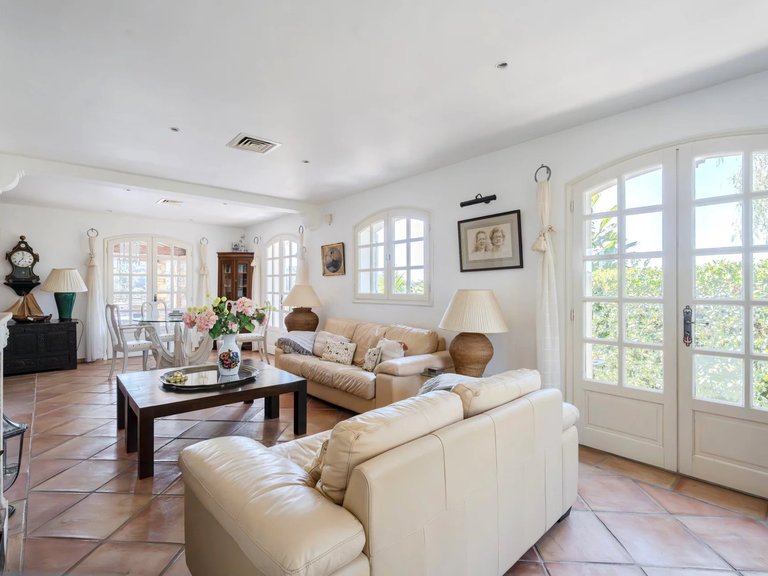 Villa for Sale in La Croix Valmer, St. Tropez, Grimaud Area 8