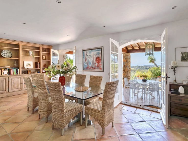 Villa for Sale in La Croix Valmer, St. Tropez, Grimaud Area 10