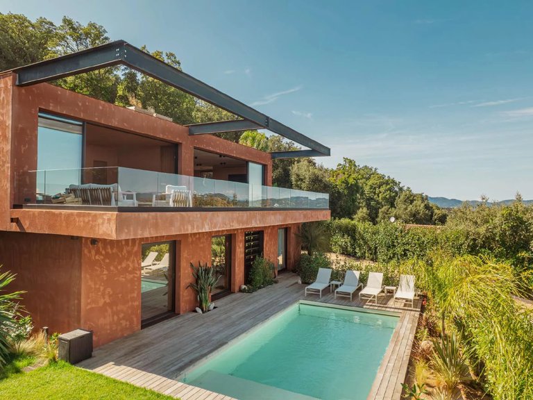 Villa for Sale in La Croix Valmer, St. Tropez, Grimaud Area 1