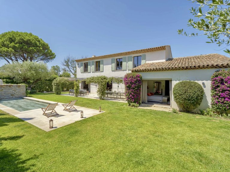 Villa for Sale in Saint Tropez, St. Tropez, Grimaud Area 1