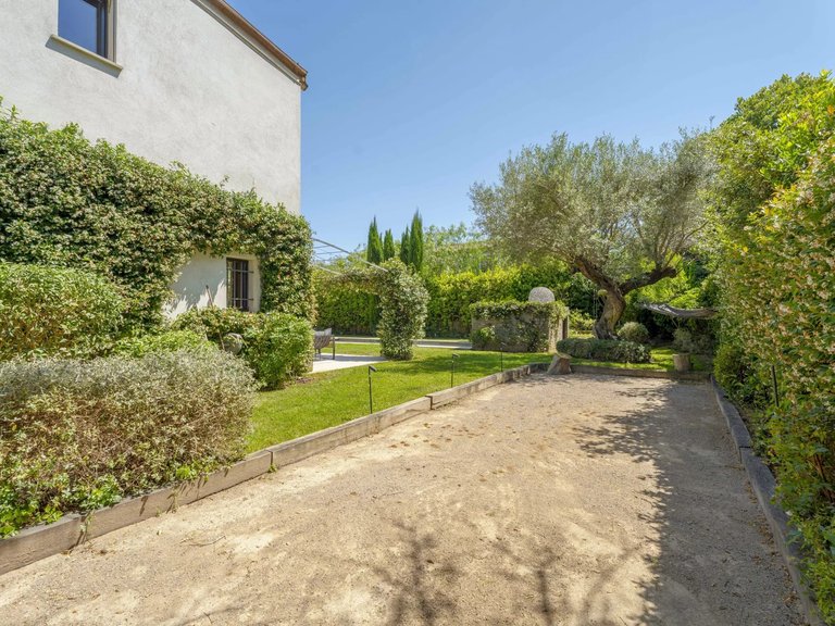 Villa for Sale in Saint Tropez, St. Tropez, Grimaud Area 11