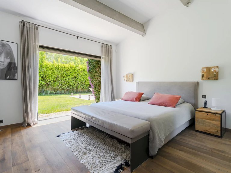 Villa for Sale in Saint Tropez, St. Tropez, Grimaud Area 12