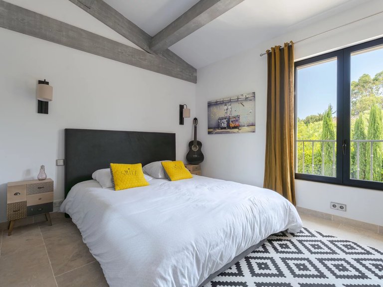 Villa for Sale in Saint Tropez, St. Tropez, Grimaud Area 15