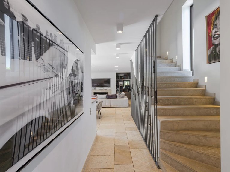 Villa for Sale in Saint Tropez, St. Tropez, Grimaud Area 3