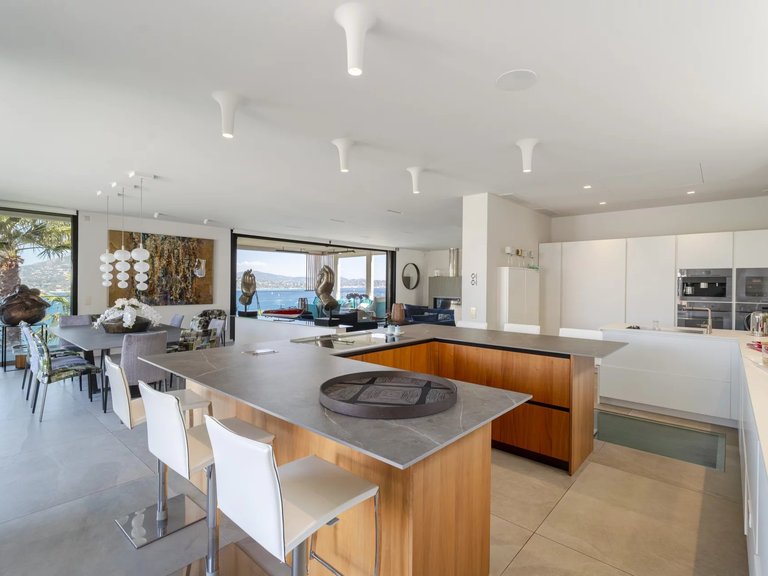 Villa for Sale in Gassin, St. Tropez, Grimaud Area 11