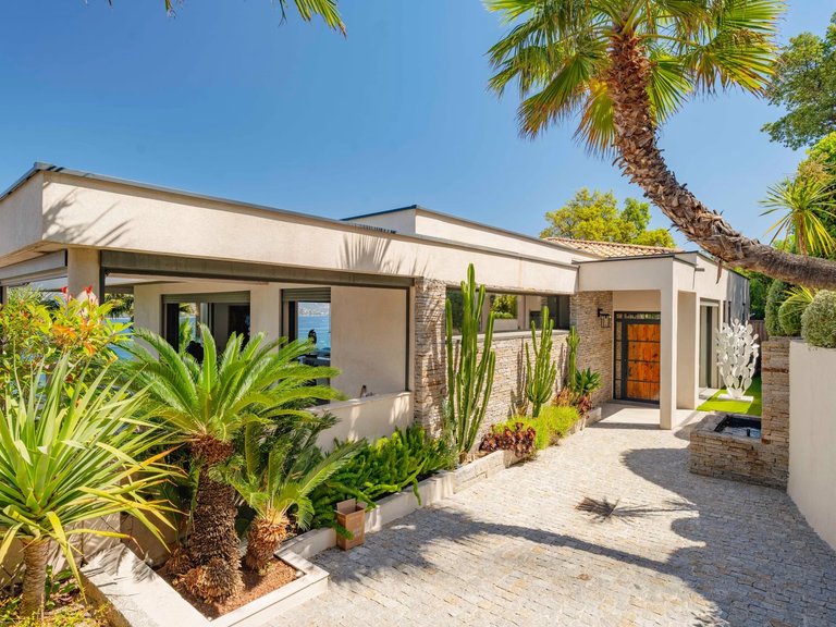 Villa for Sale in Gassin, St. Tropez, Grimaud Area 5