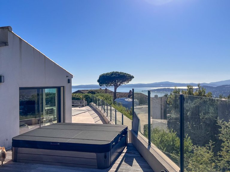 Villa for Sale in Les Issambres, St Raphaël, Ste Maxime Area 1