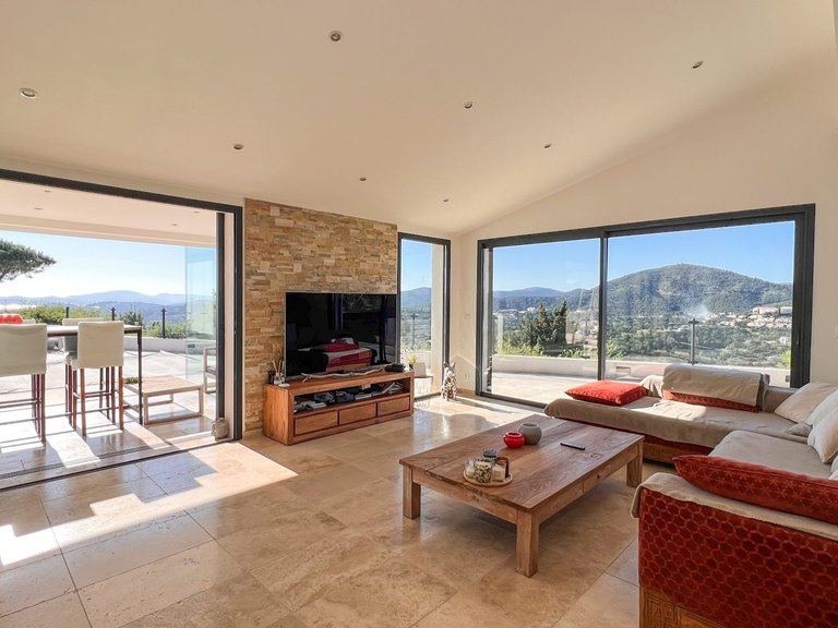 Villa for Sale in Les Issambres, St Raphaël, Ste Maxime Area 3