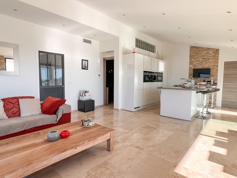 Villa for Sale in Les Issambres, St Raphaël, Ste Maxime Area 4