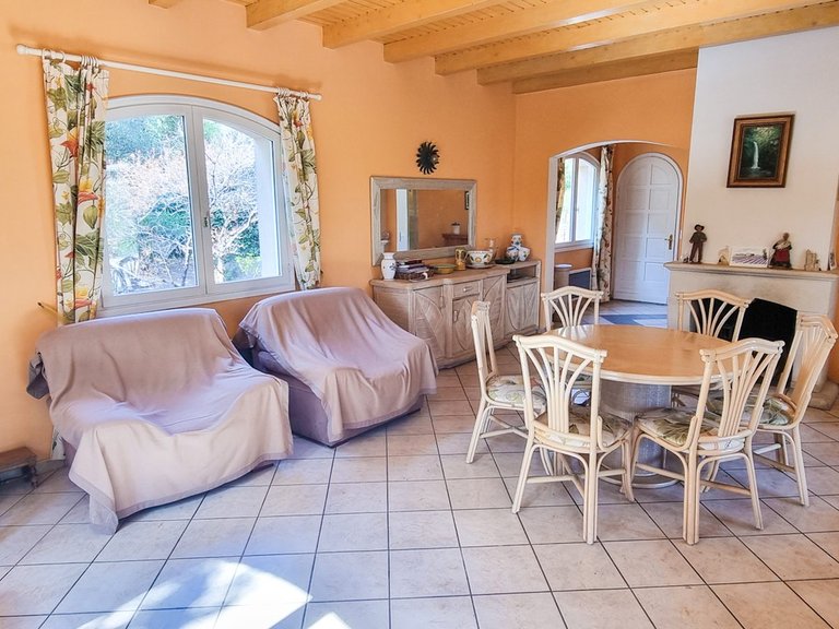 Villa for Sale in Les Issambres, St Raphaël, Ste Maxime Area 6